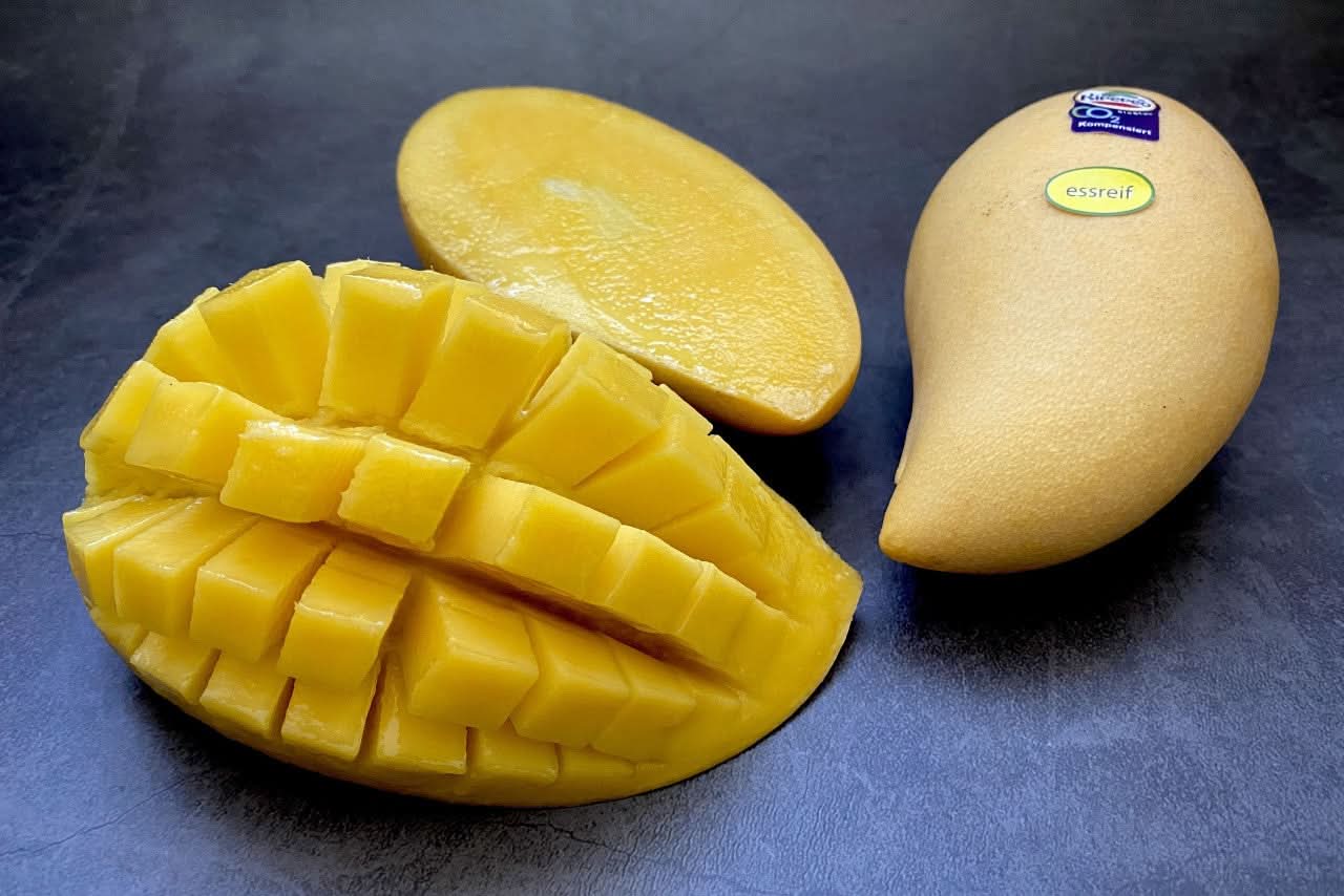 Mango "Nam Dok Mai" baumgereift