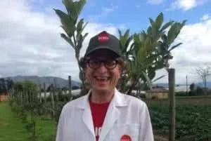 Passionsfrüchte lila Gulupa kaufen – Bio-Bauer auf der Plantage in Spanien mit nachhaltigem Anbau